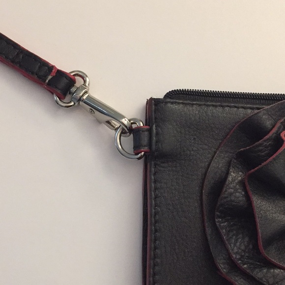 Clutch - Picture 2 of 3